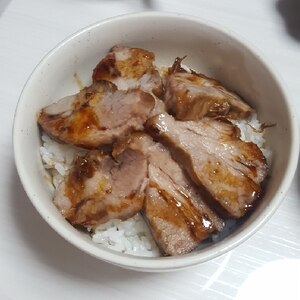 チャーシュー丼